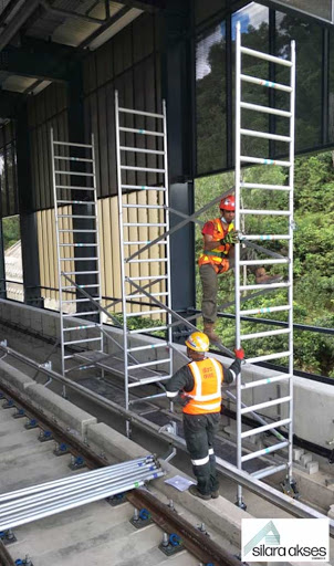 Aluminium Cantilevered Scaffold For Panel Installation At MRT II Stations